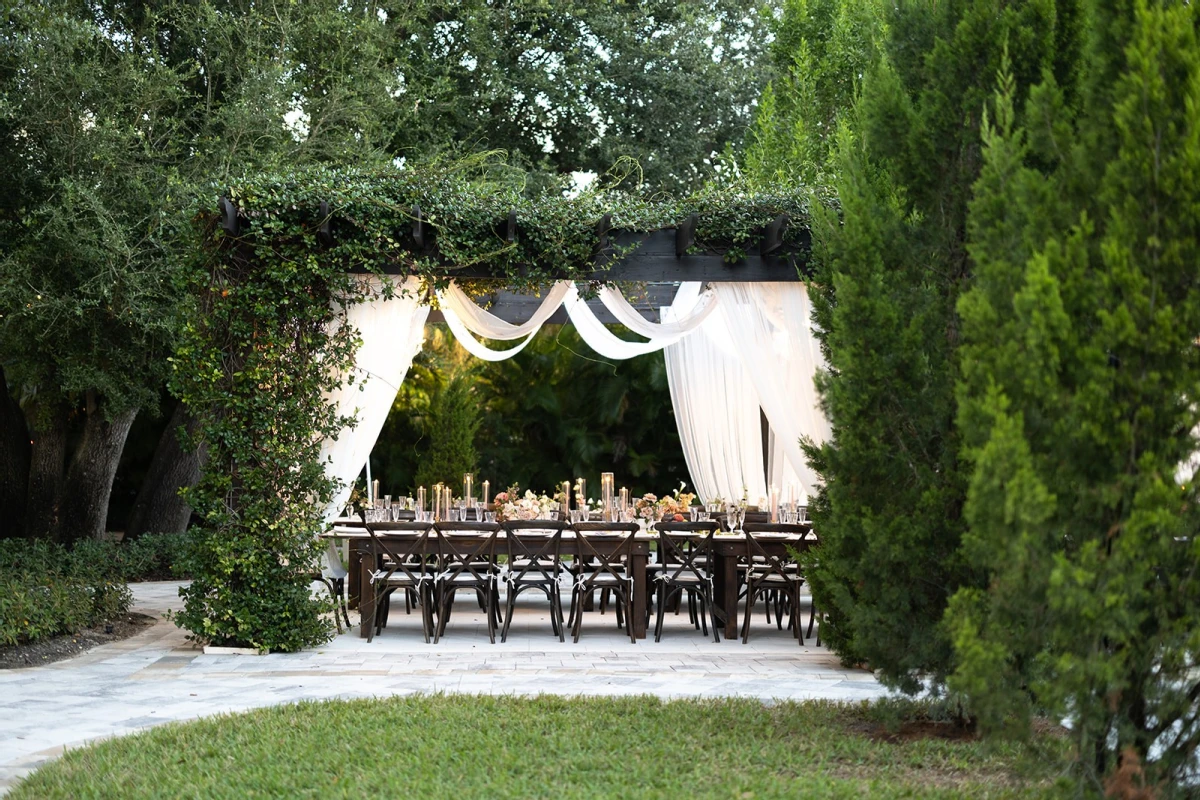 A Vintage Wedding for Angelina and Ryan