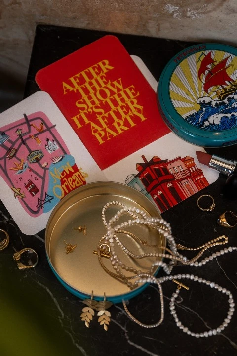 A Retro-Glam Wedding for Emily and Joe