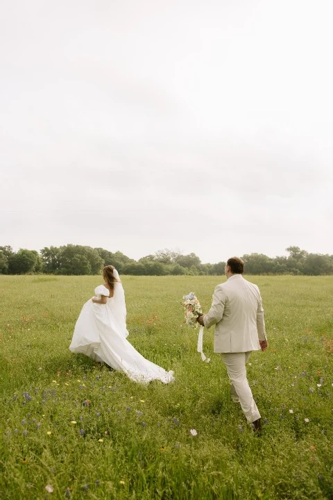 A Backyard Wedding for Emma and Philip