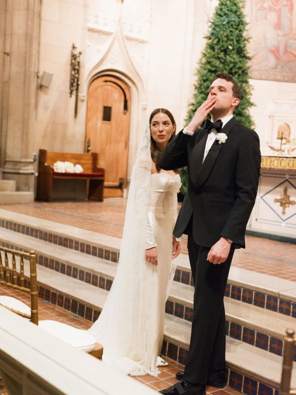 A Holiday Wedding for Gillian  and Evan 