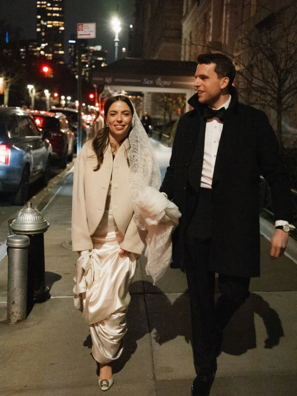 A Holiday Wedding for Gillian  and Evan 