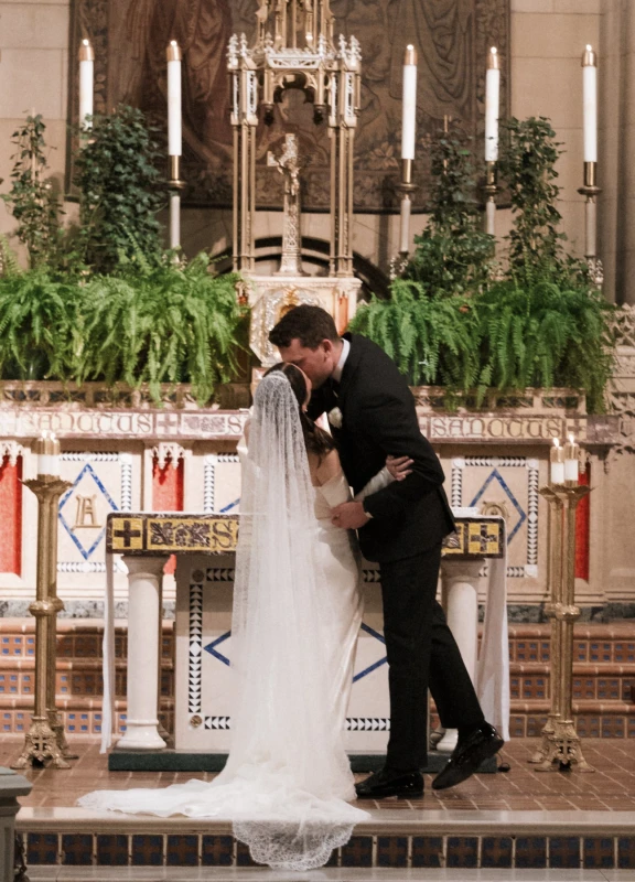 A Holiday Wedding for Gillian  and Evan 