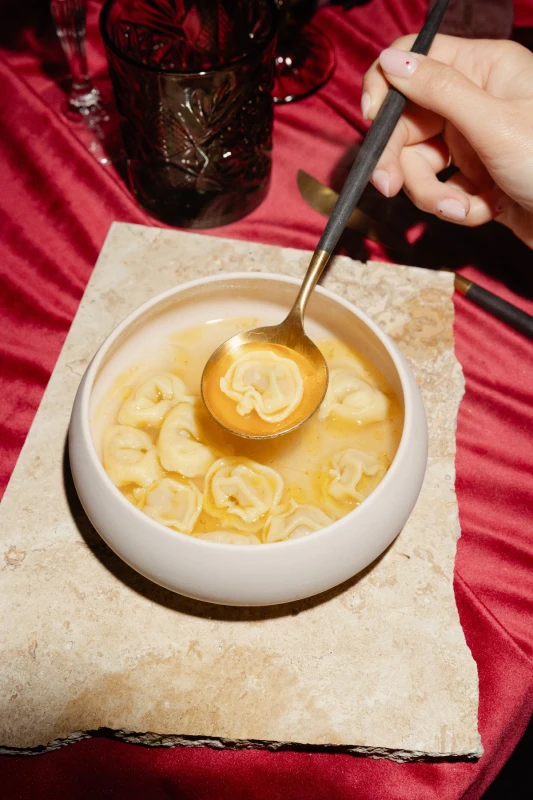 A Wedding en Rouge for Marilena and Riccardo