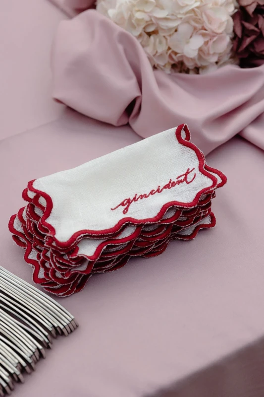 A Wedding en Rouge for Marilena and Riccardo