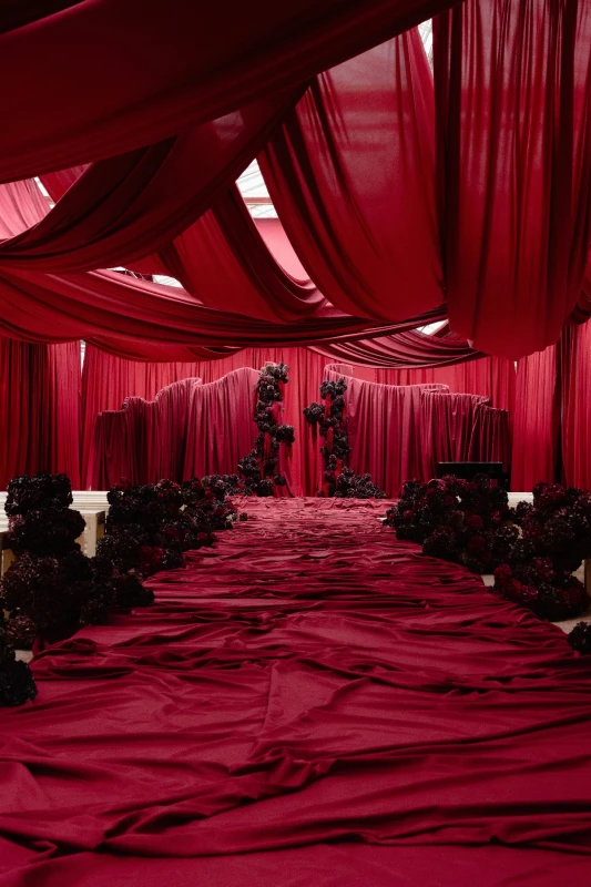 A Wedding en Rouge for Marilena and Riccardo