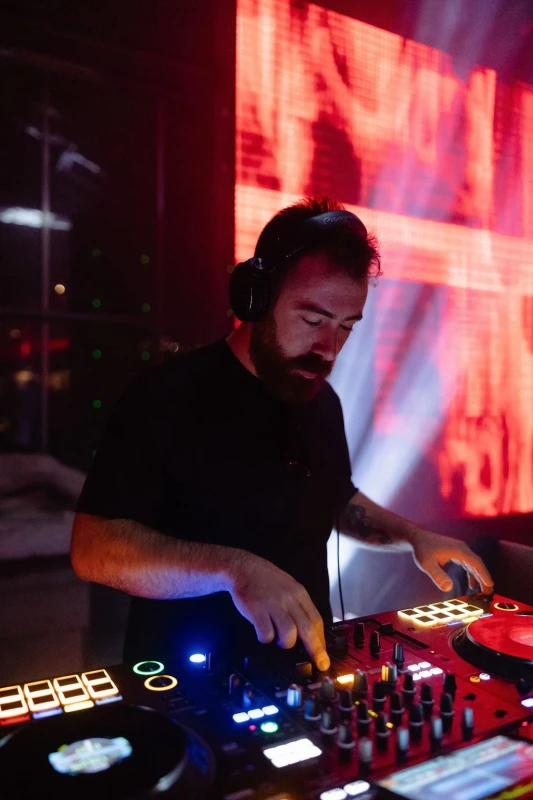 A Wedding en Rouge for Marilena and Riccardo