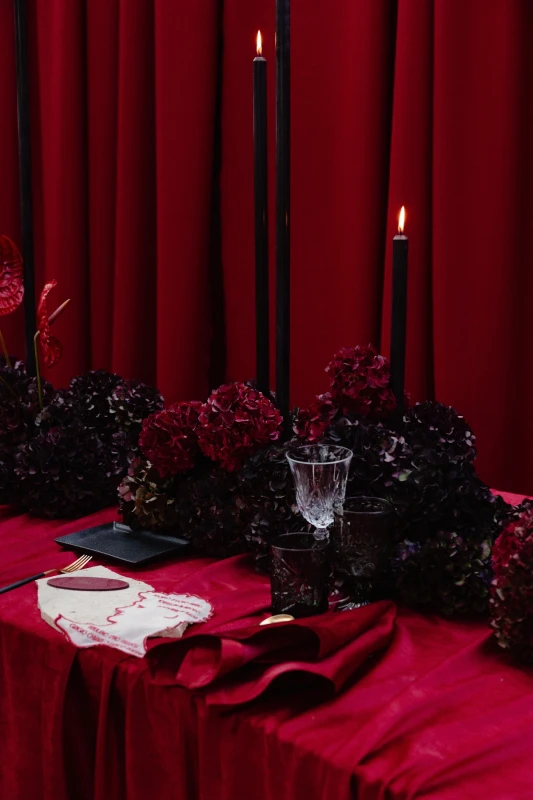 A Wedding en Rouge for Marilena and Riccardo