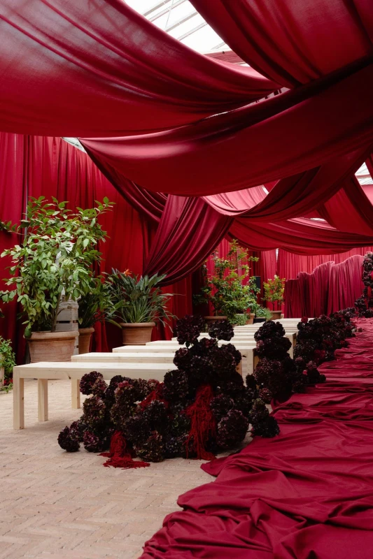 A Wedding en Rouge for Marilena and Riccardo