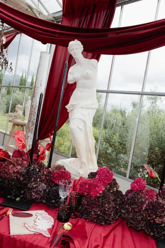 A Wedding en Rouge for Marilena and Riccardo