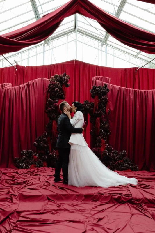 A Wedding en Rouge for Marilena and Riccardo