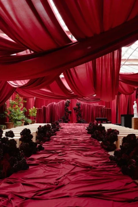 A Wedding en Rouge for Marilena and Riccardo