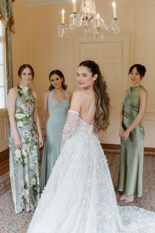 A Classic Wedding for McKenzie and Dylan