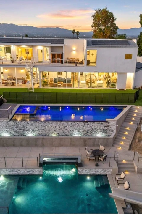 Woodland Hills Estate